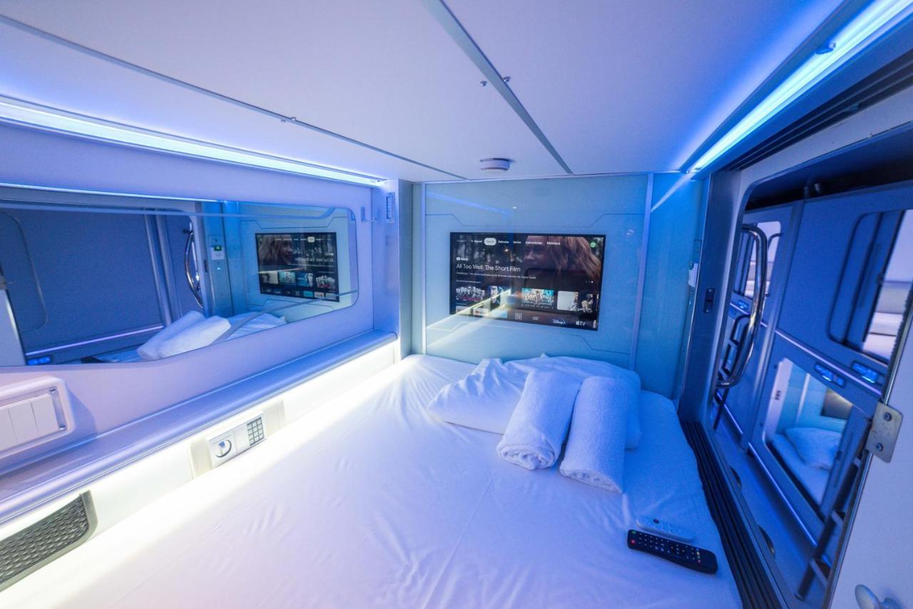 Capsule hotel Optimi